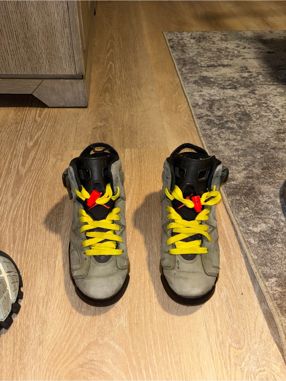 Travis Scott x Air Jordan 6 “Olive”